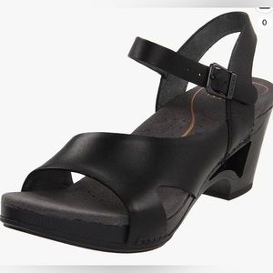 Dansko Black Leather Tasha Buckle Sandal Women 38 US Sz 7
